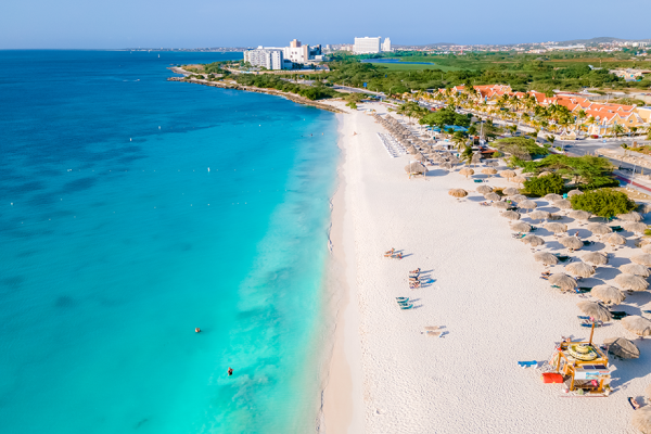 White-sand beach and turquoise Caribbean water in Aruba